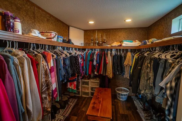 $827,000 | 15017 Botkin Road, Centerville, KS 66014