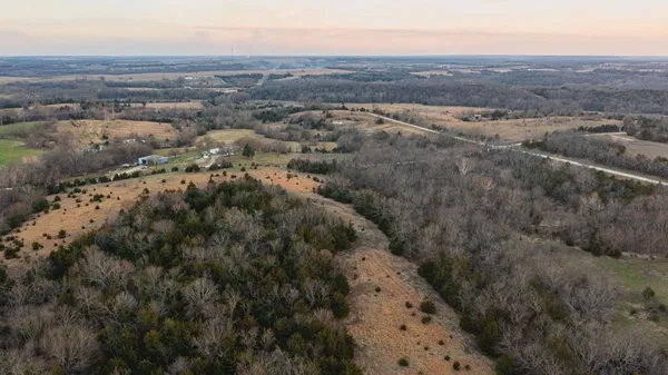 $827,000 | 15017 Botkin Road, Centerville, KS 66014