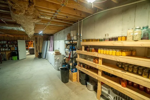 $827,000 | 15017 Botkin Road, Centerville, KS 66014