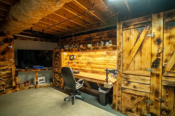 $827,000 | 15017 Botkin Road, Centerville, KS 66014