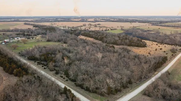 $827,000 | 15017 Botkin Road, Centerville, KS 66014