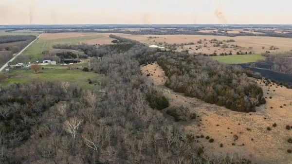 $827,000 | 15017 Botkin Road, Centerville, KS 66014