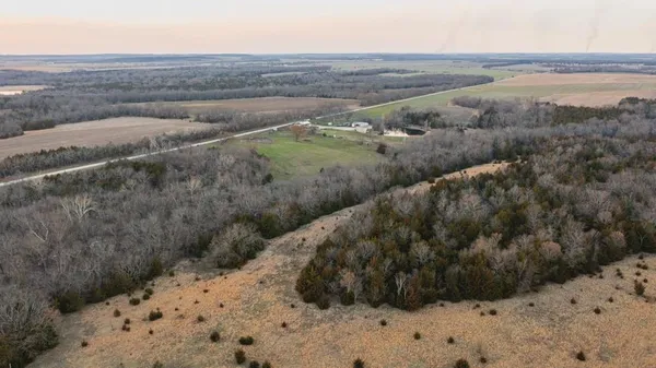 $827,000 | 15017 Botkin Road, Centerville, KS 66014