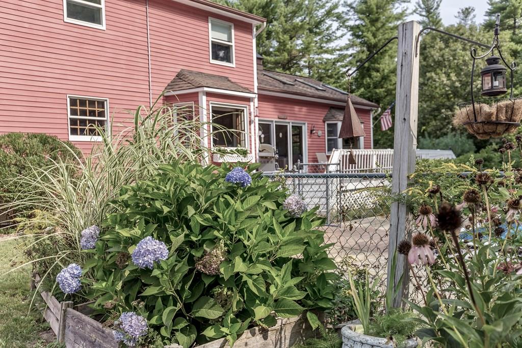 62 Beaver Brook Road Westford, MA 01886 - Photo 5 of 40 Gallery Image 5