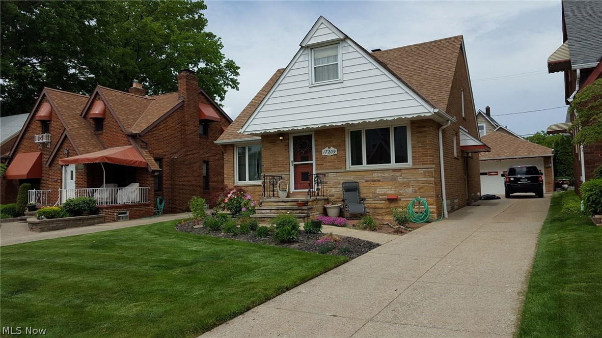 17209 Tarrymore Road Cleveland, OH 44119 - Photo 1 of 14 Front view