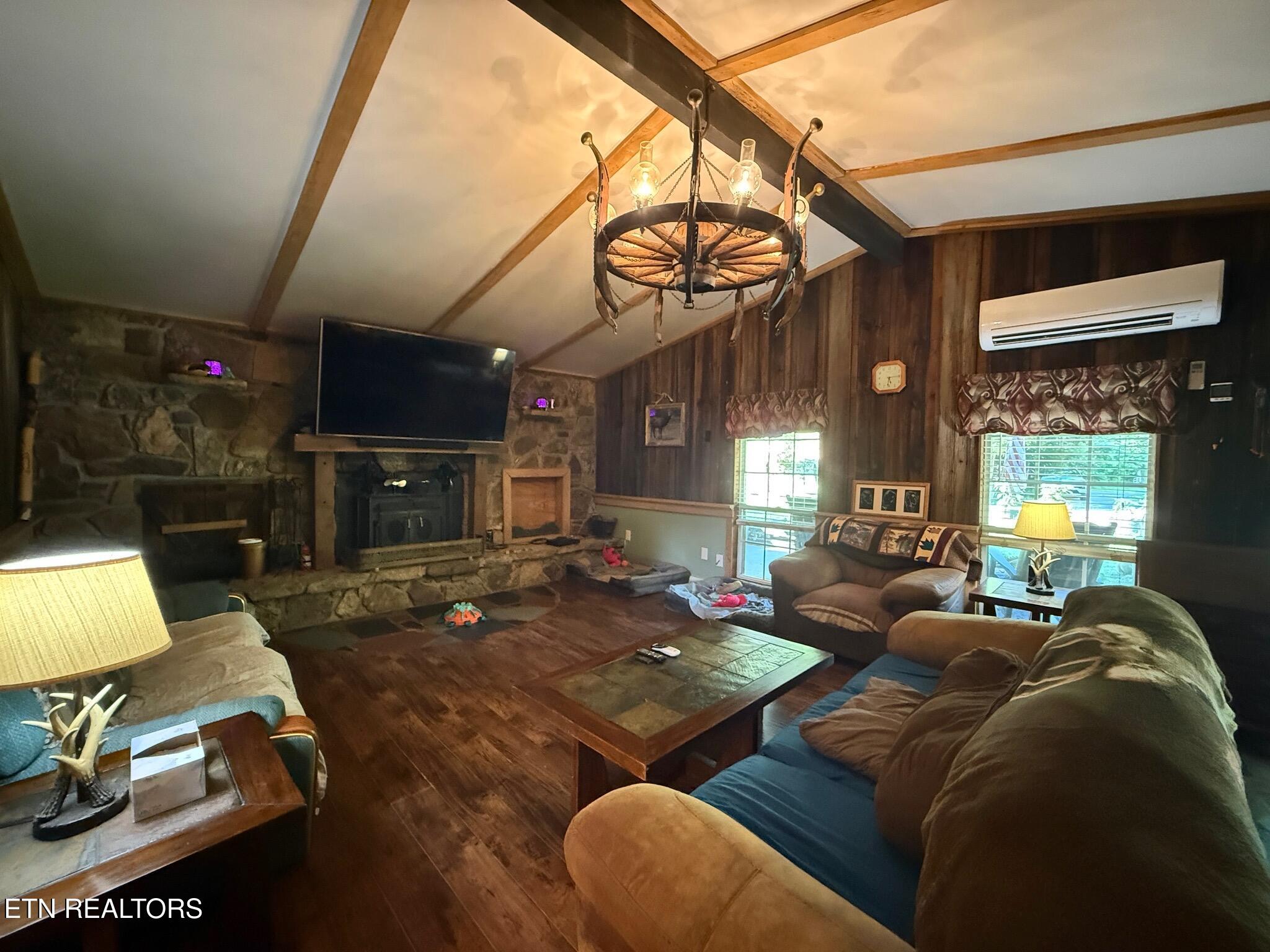 355 Lone Mountain Road Andersonville, TN 37705 - Photo 12 of 45 Living area