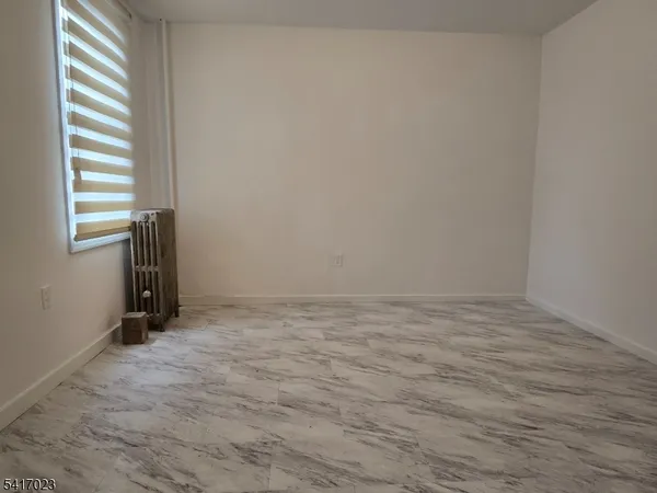 $1,895 | 232 Stuyvesant Avenue, Unit REAR, Lyndhurst, NJ 07071