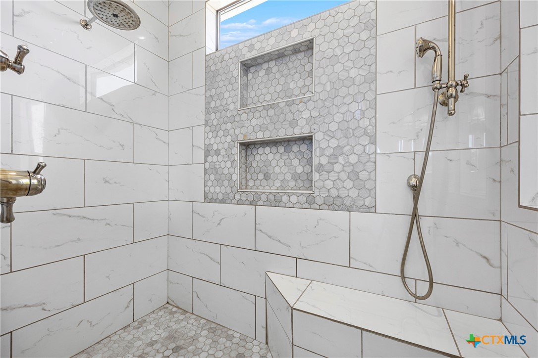 360 Grove Road Killeen, TX 76542 - Photo 38 of 48 a bathroom with a shower