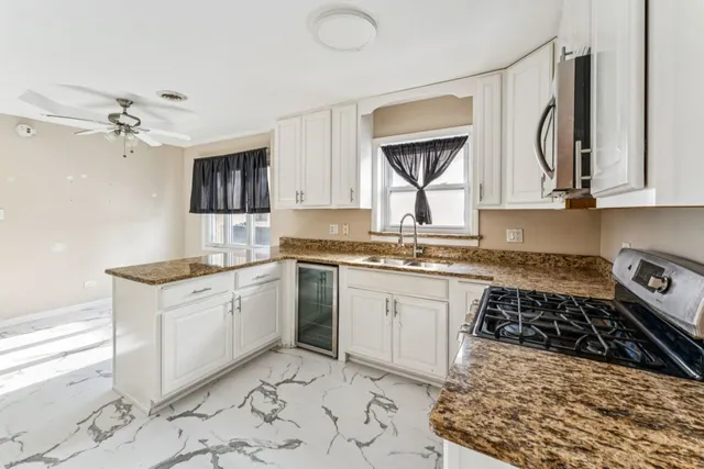 $519,000 | 10351 Parkside Avenue, Oak Lawn, IL 60453