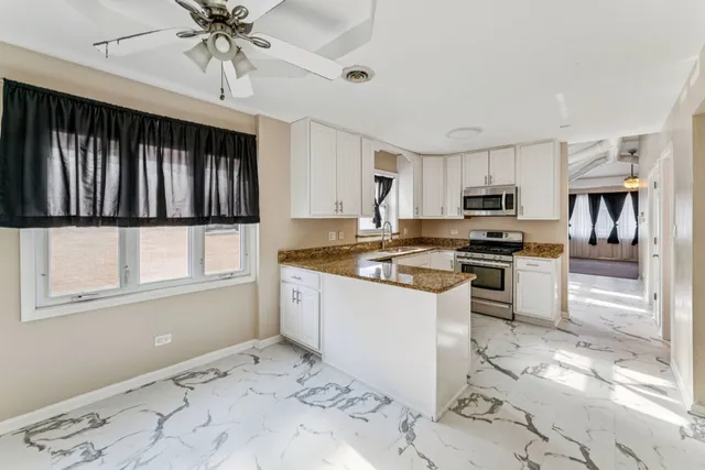 $519,000 | 10351 Parkside Avenue, Oak Lawn, IL 60453