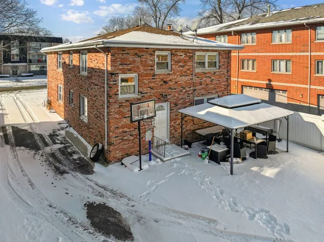 $519,000 | 10351 Parkside Avenue, Oak Lawn, IL 60453