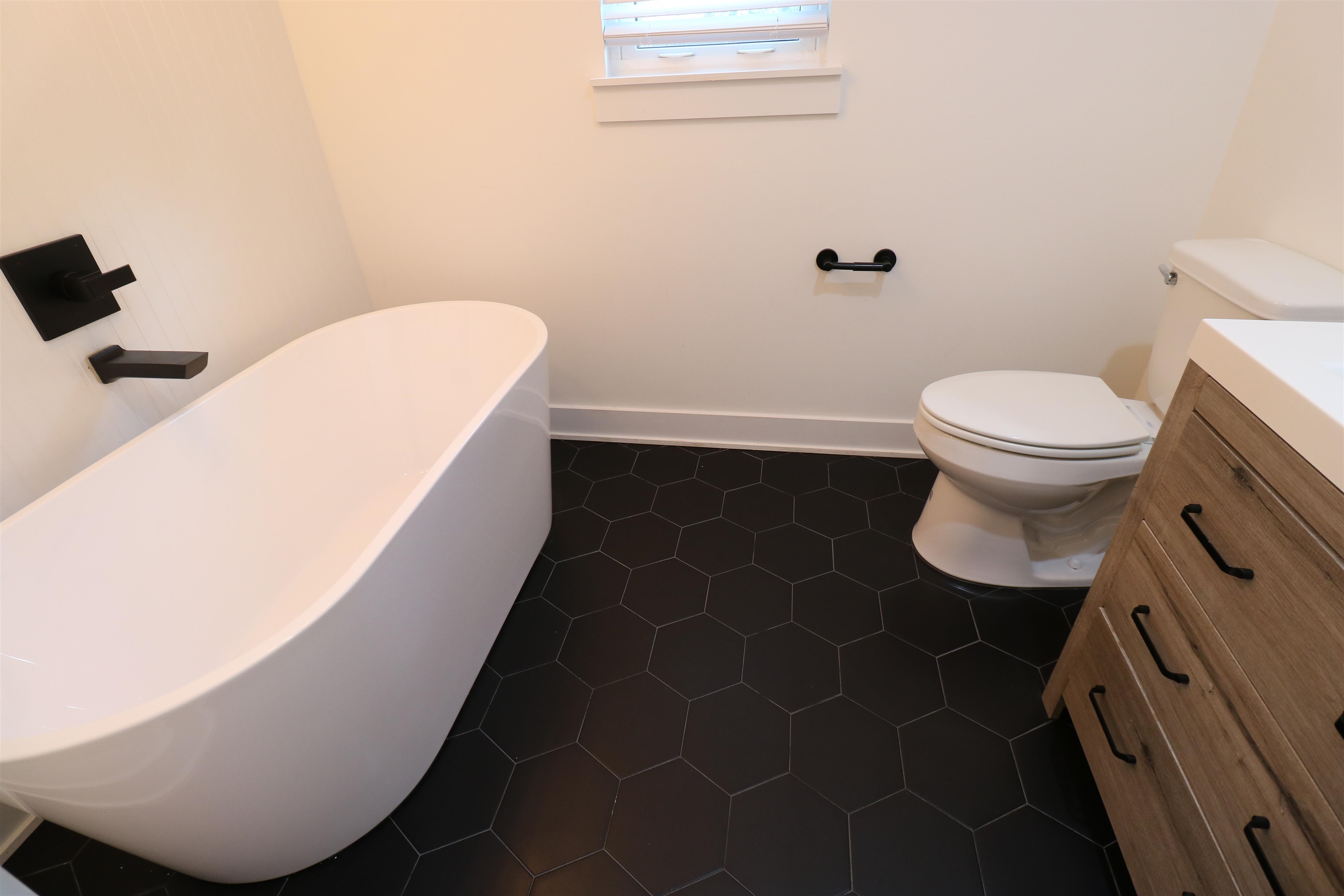 140 Seminole Road St. Augustine, FL 32086 - Photo 22 of 26 a bathroom with a toilet and a mirror