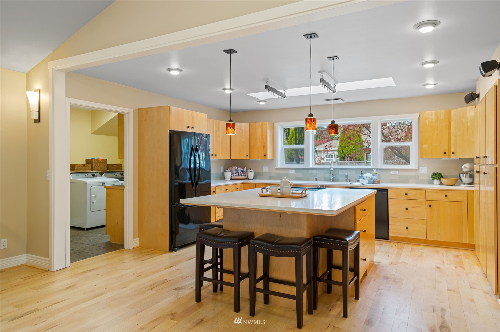 3081 Northeast Lincoln Road Poulsbo, WA 98370 - Photo 11 of 40 Gallery Image 11
