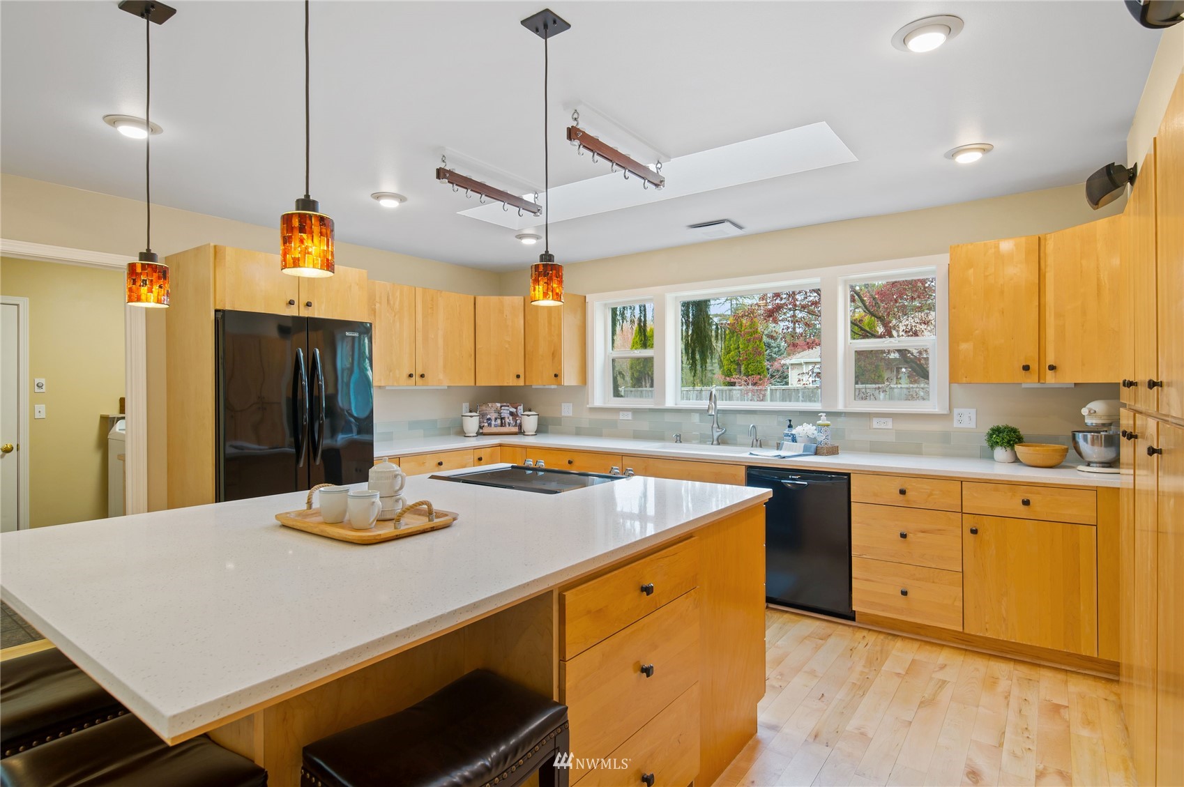 3081 Northeast Lincoln Road Poulsbo, WA 98370 - Photo 12 of 40 Gallery Image 12
