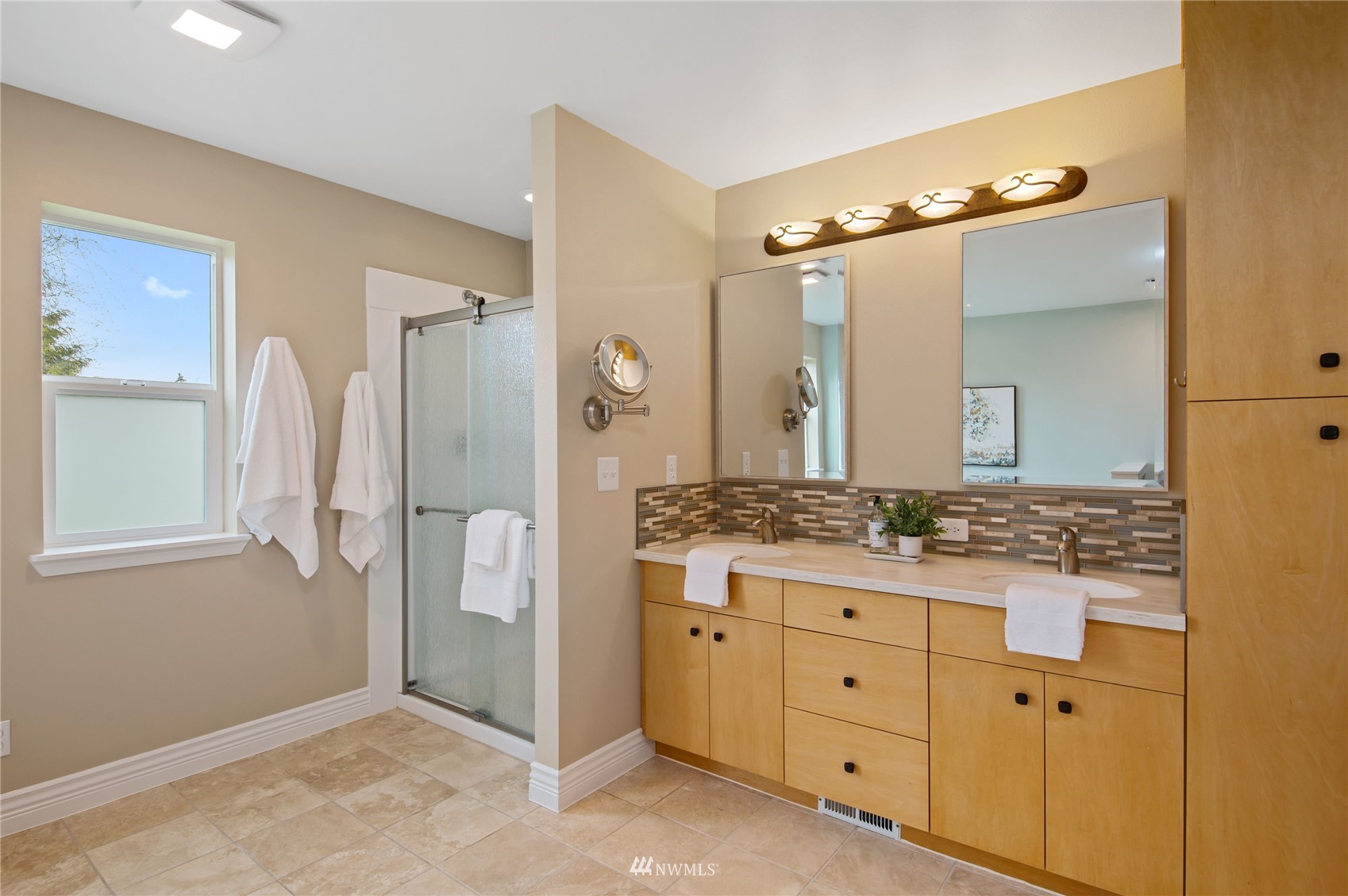 3081 Northeast Lincoln Road Poulsbo, WA 98370 - Photo 20 of 40 Gallery Image 20