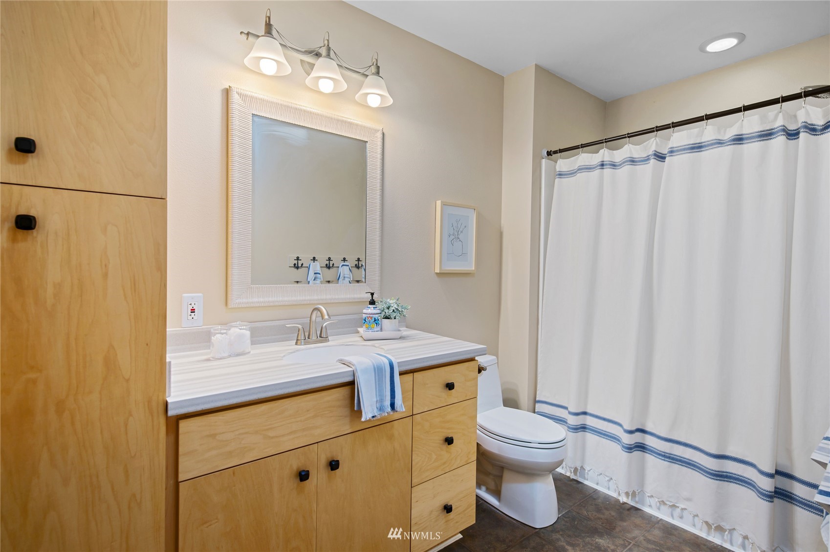 3081 Northeast Lincoln Road Poulsbo, WA 98370 - Photo 23 of 40 Gallery Image 23
