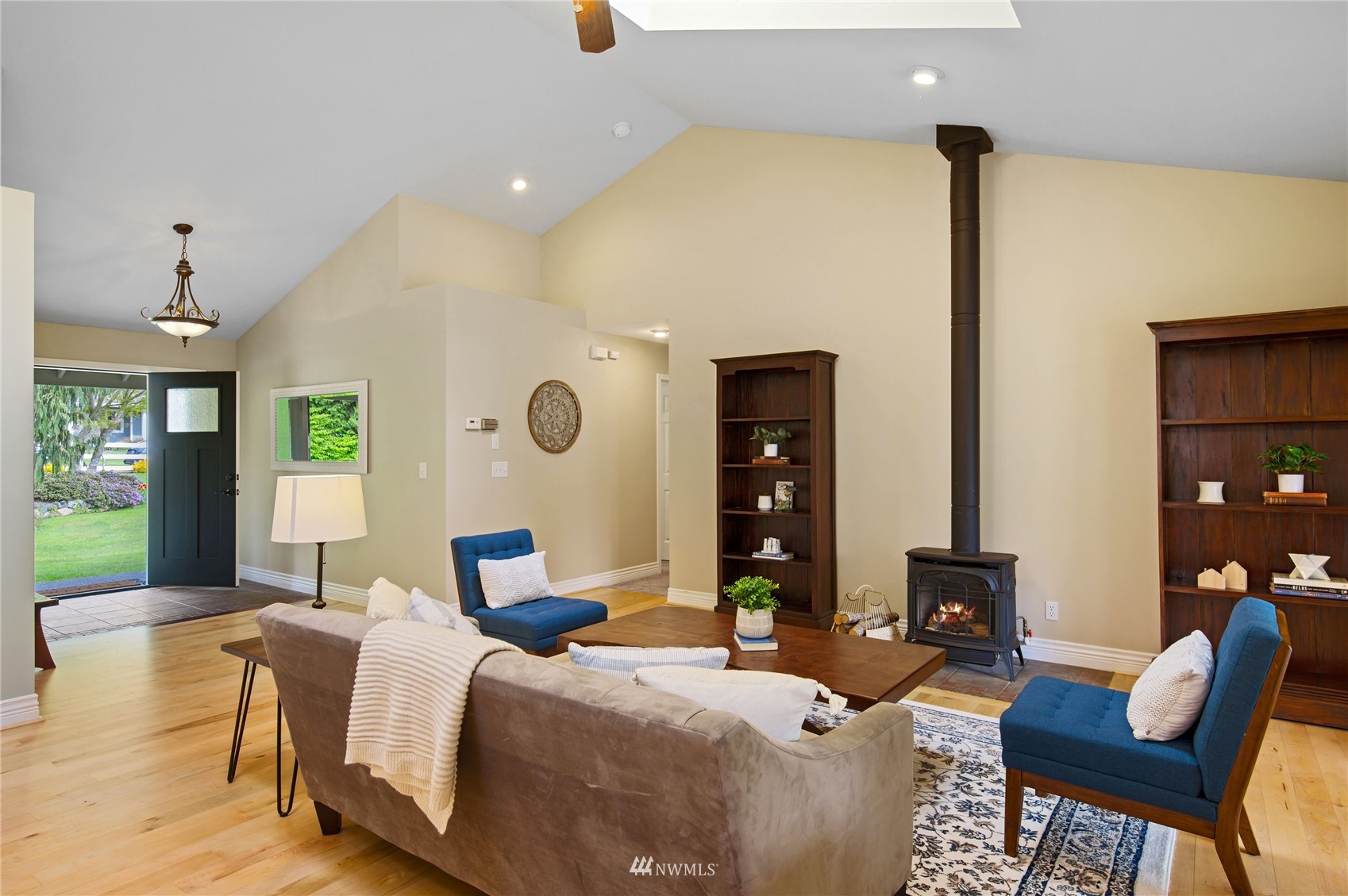 3081 Northeast Lincoln Road Poulsbo, WA 98370 - Photo 8 of 40 Gallery Image 8