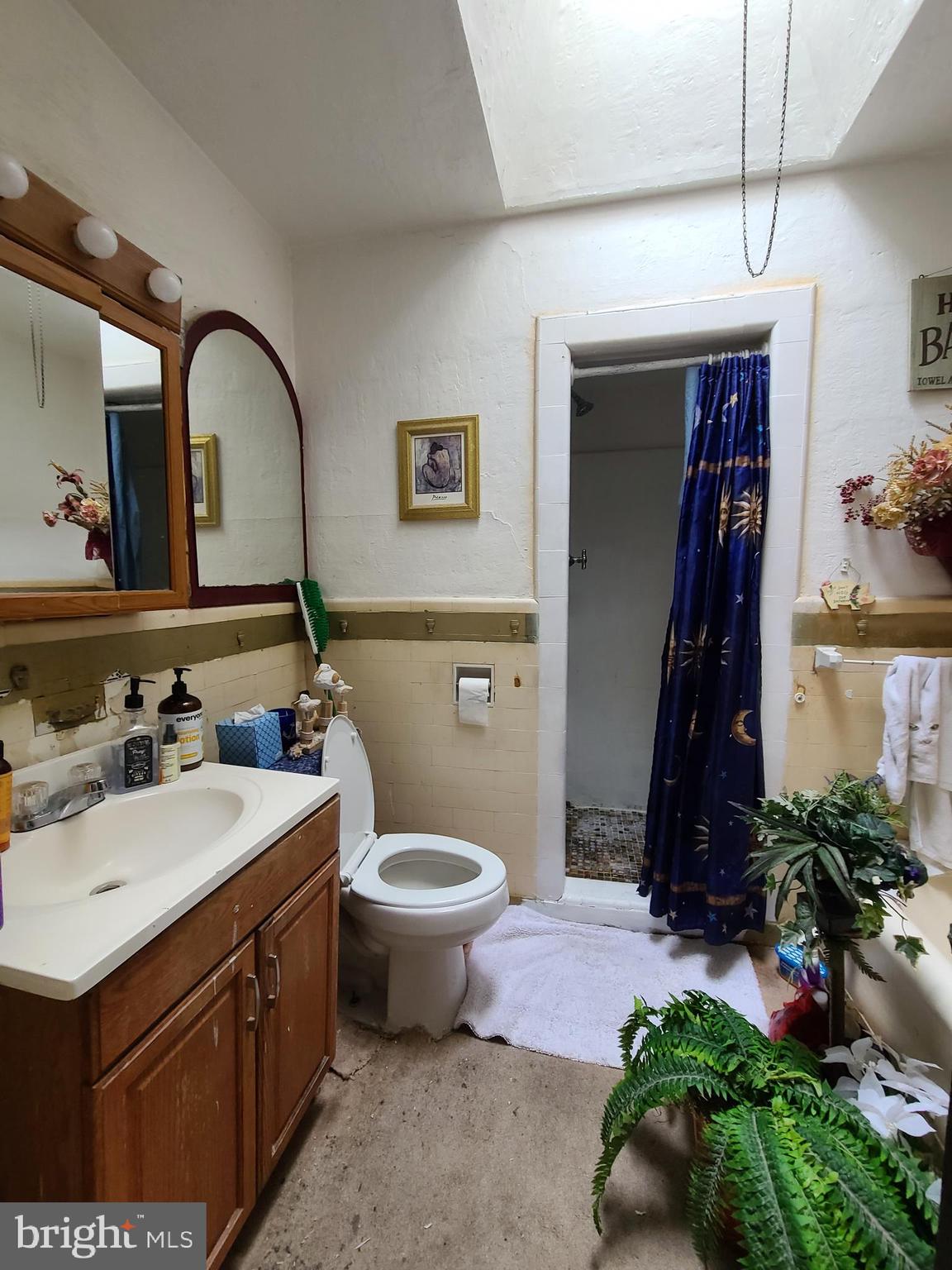 7311 North 21st Street Philadelphia, PA 19138 - Photo 20 of 25 Bathroom