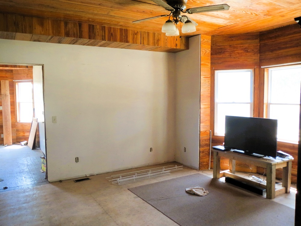 21785 Brooks Road Prophetstown, IL 61277 - Photo 12 of 38 a view of a room with gym equipment
