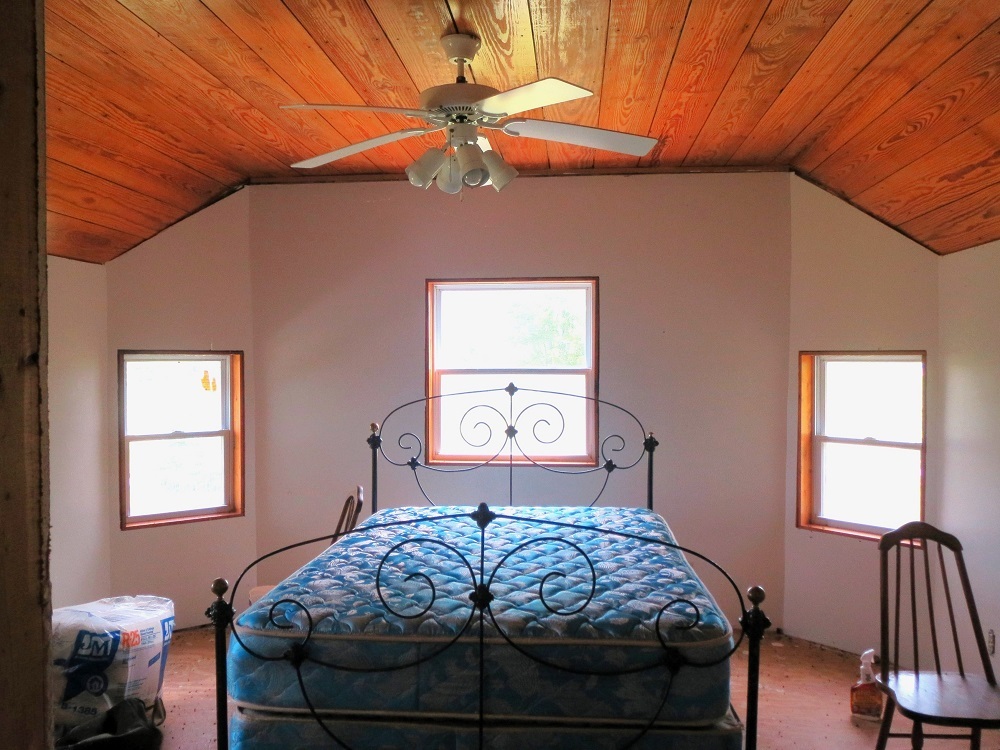 21785 Brooks Road Prophetstown, IL 61277 - Photo 22 of 38 a bedroom with a bed and a window