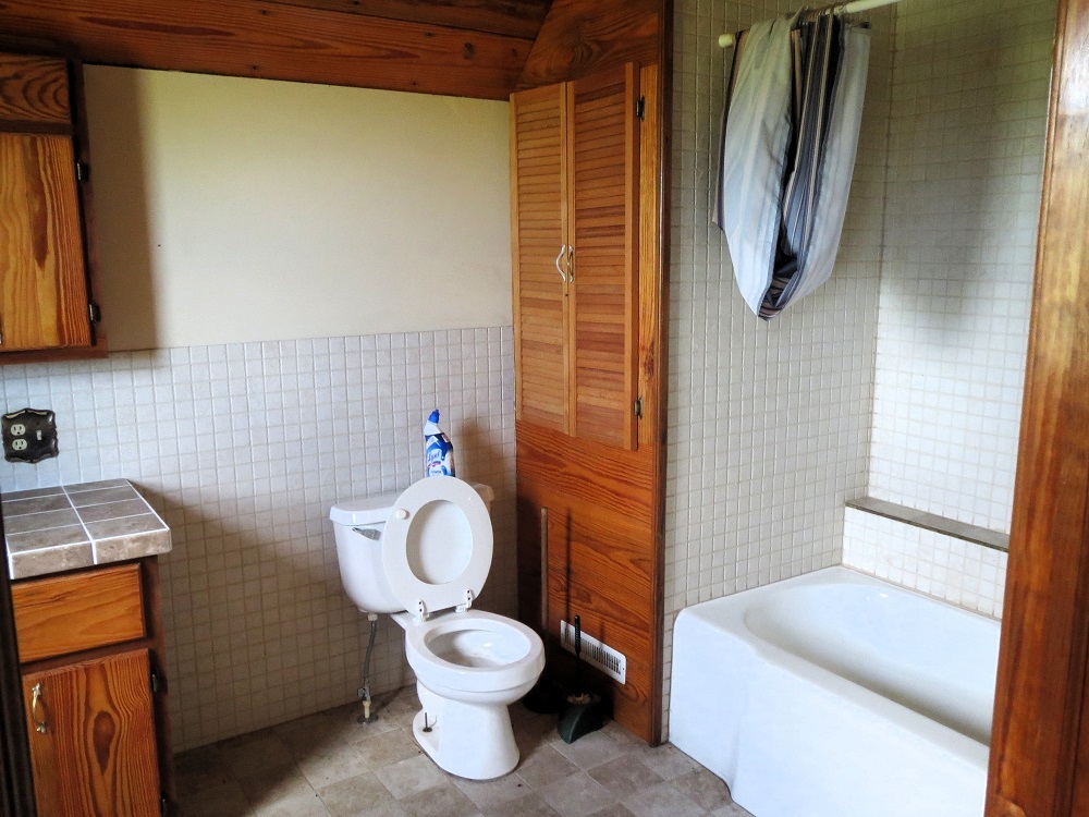 21785 Brooks Road Prophetstown, IL 61277 - Photo 26 of 38 a bathroom with a toilet and a sink