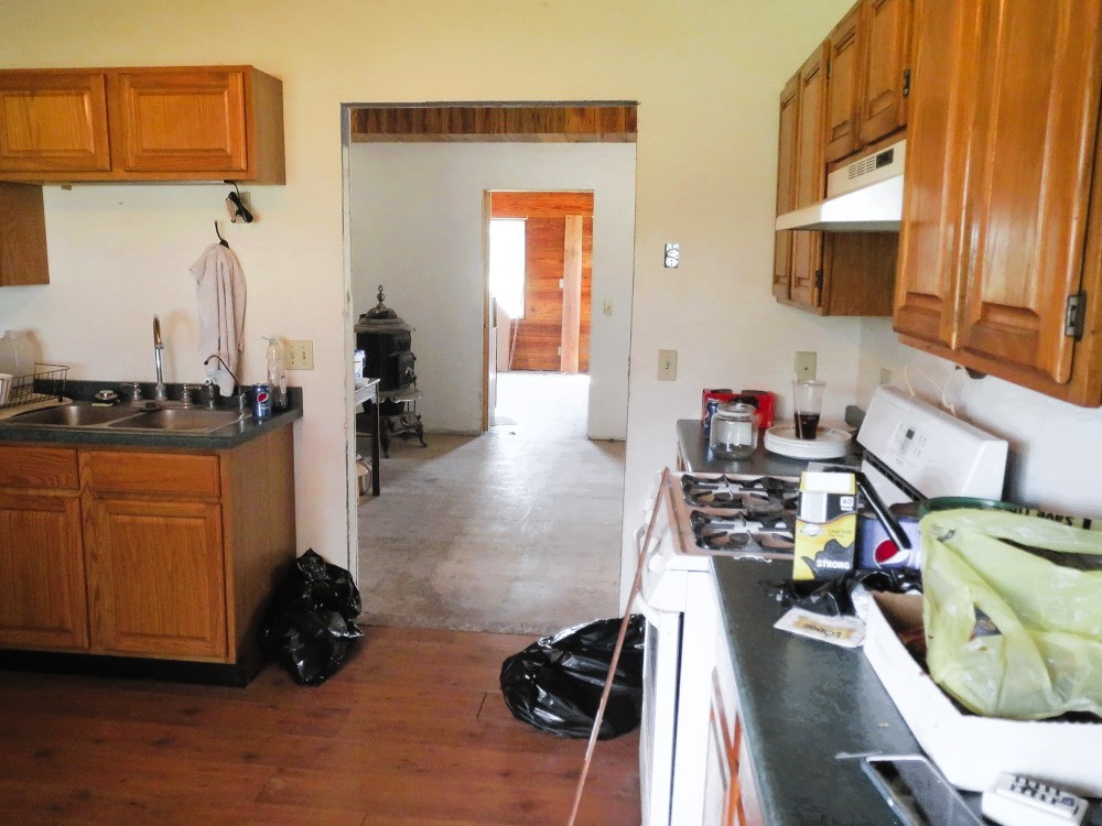 21785 Brooks Road Prophetstown, IL 61277 - Photo 9 of 38 a room with furniture and a flat screen tv