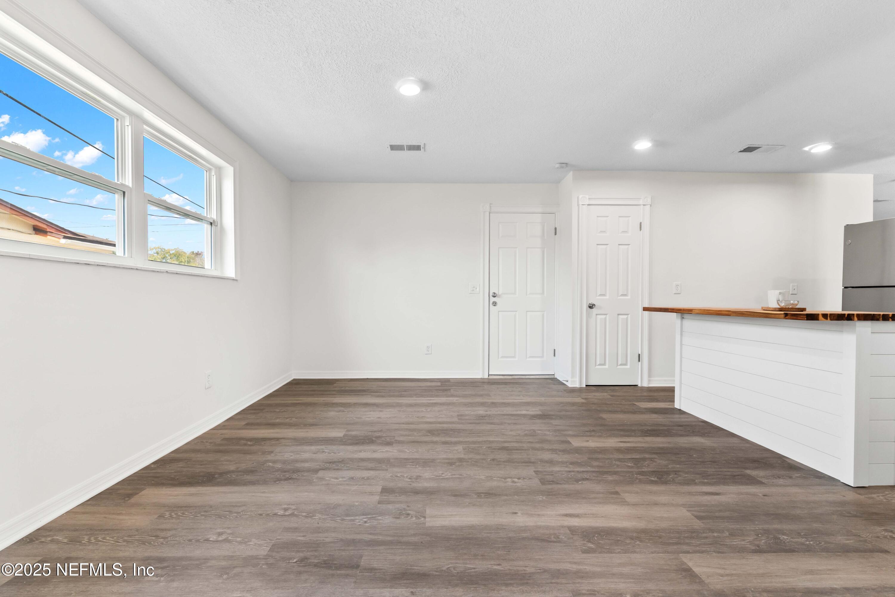 5676 Flagstaff Road Jacksonville, FL 32207 - Photo 11 of 28 5676 Flagstaff Rd-15