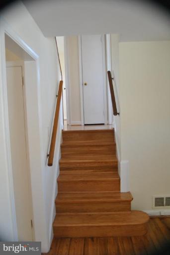 6815 Cabin John Road Springfield, VA 22150 - Photo 9 of 18 Staircase