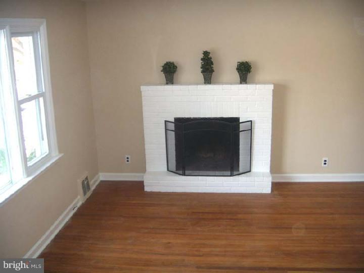 124 Greenhill Road Springfield, PA 19064 - Photo 11 of 25 Fireplace