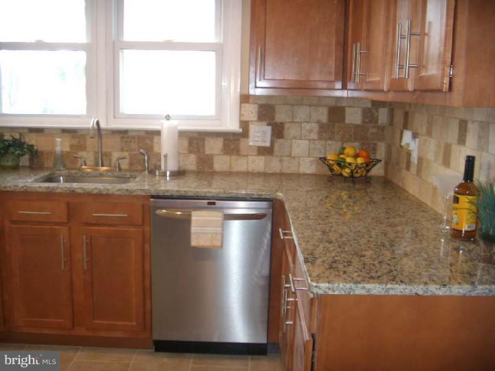 124 Greenhill Road Springfield, PA 19064 - Photo 4 of 25 Kitchen