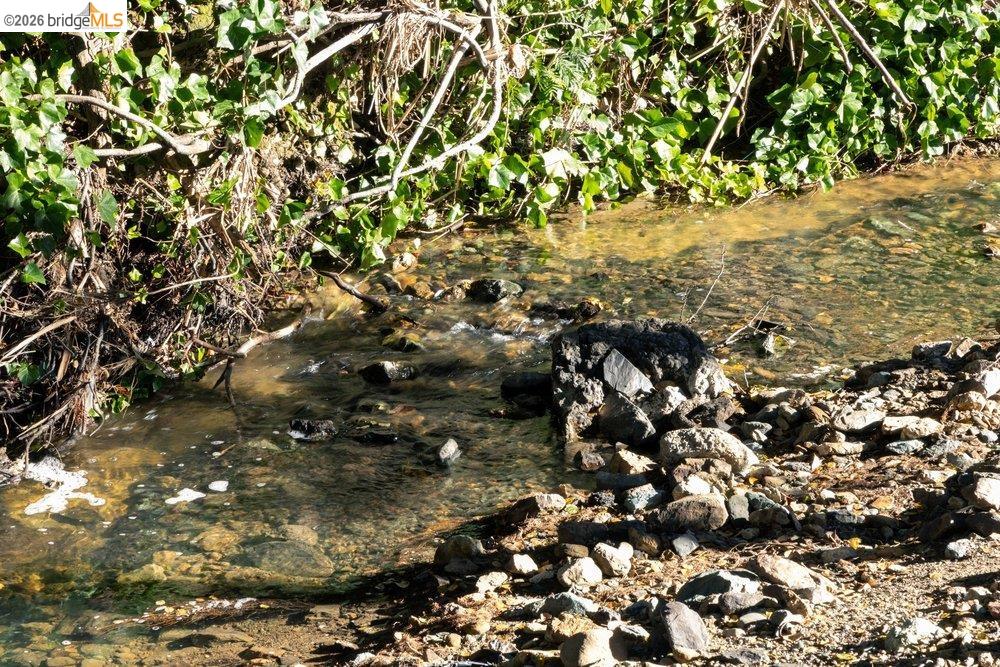 9600 Golf Links Road Oakland, CA 94605 - Photo 11 of 47 Exterior view