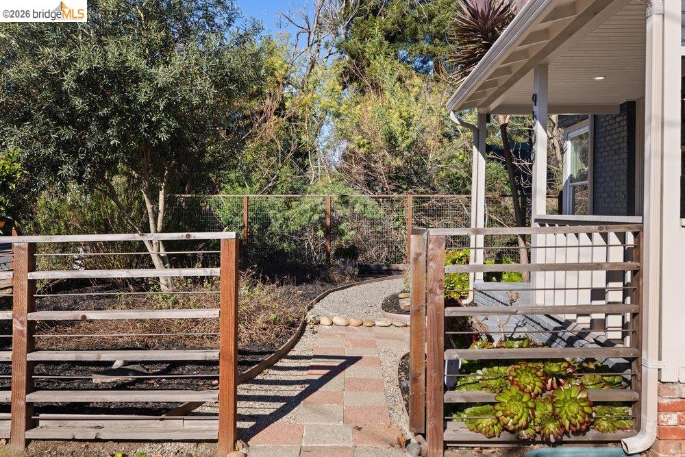 9600 Golf Links Road Oakland, CA 94605 - Photo 5 of 47 View of gate