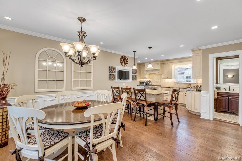 128 Stuart Street Lynbrook, NY 11563 - Photo 8 of 33