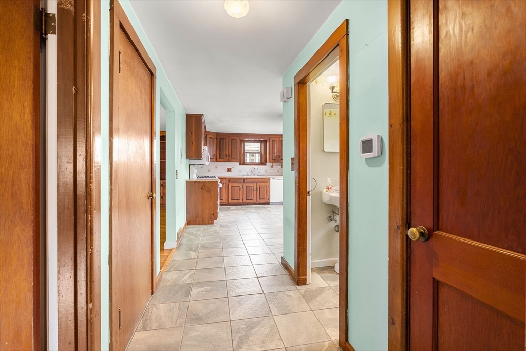 18 Iverson Road Beverly, MA 01915 - Photo 14 of 31 Gallery Image 14