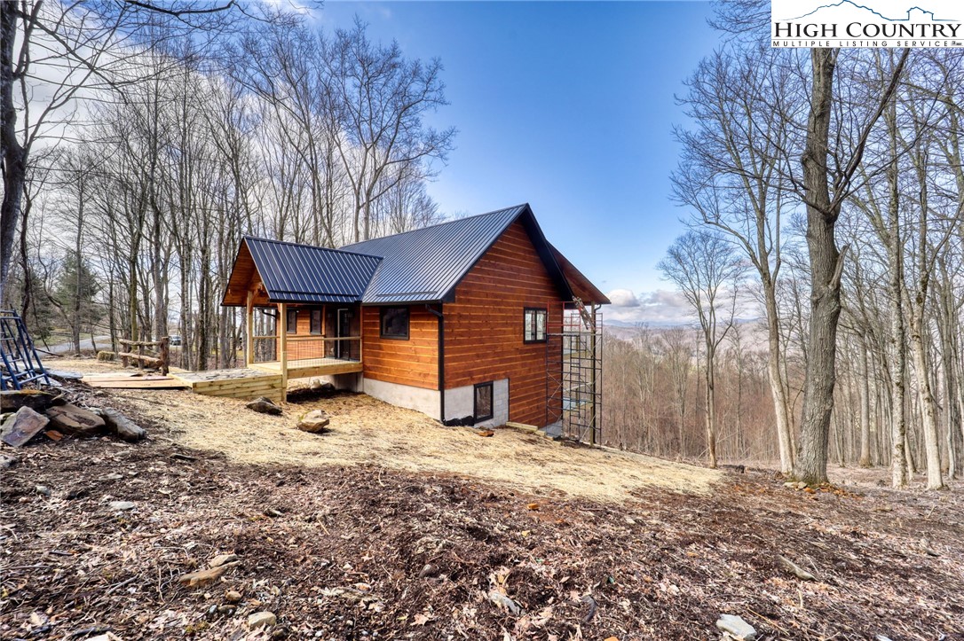 975 Harley Perry Road Zionville, NC 28698 - Photo 3 of 48 Gallery Image 3