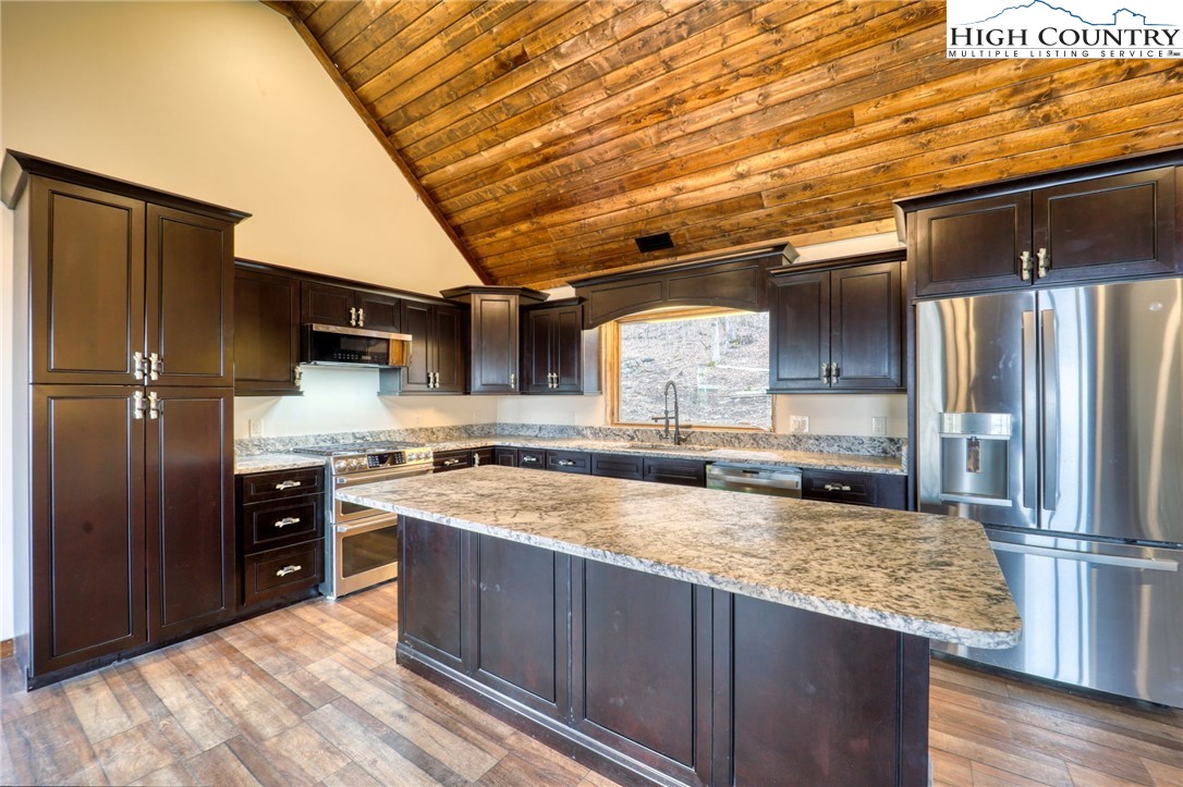 975 Harley Perry Road Zionville, NC 28698 - Photo 6 of 48 Gallery Image 6