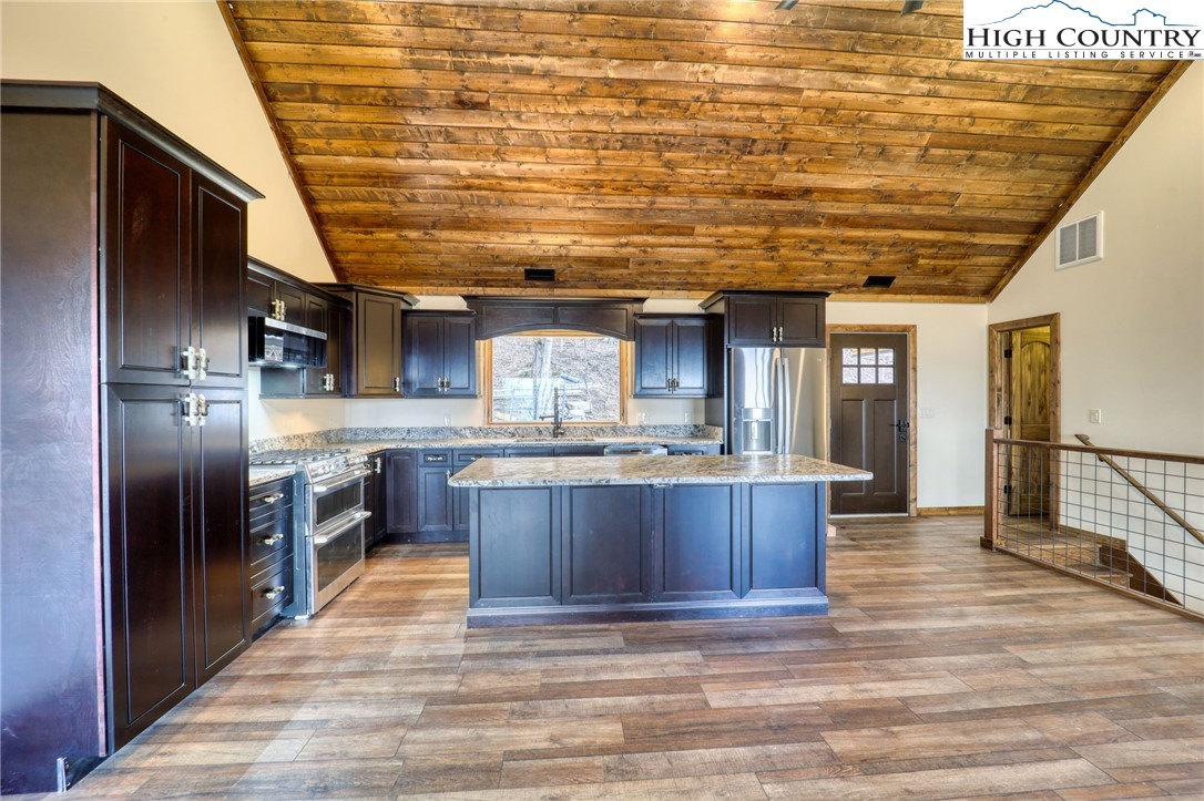 975 Harley Perry Road Zionville, NC 28698 - Photo 7 of 48 Gallery Image 7