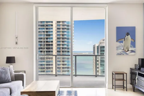 $475,000 | 1060 Brickell Avenue, Unit 3505, Miami, FL 33131
