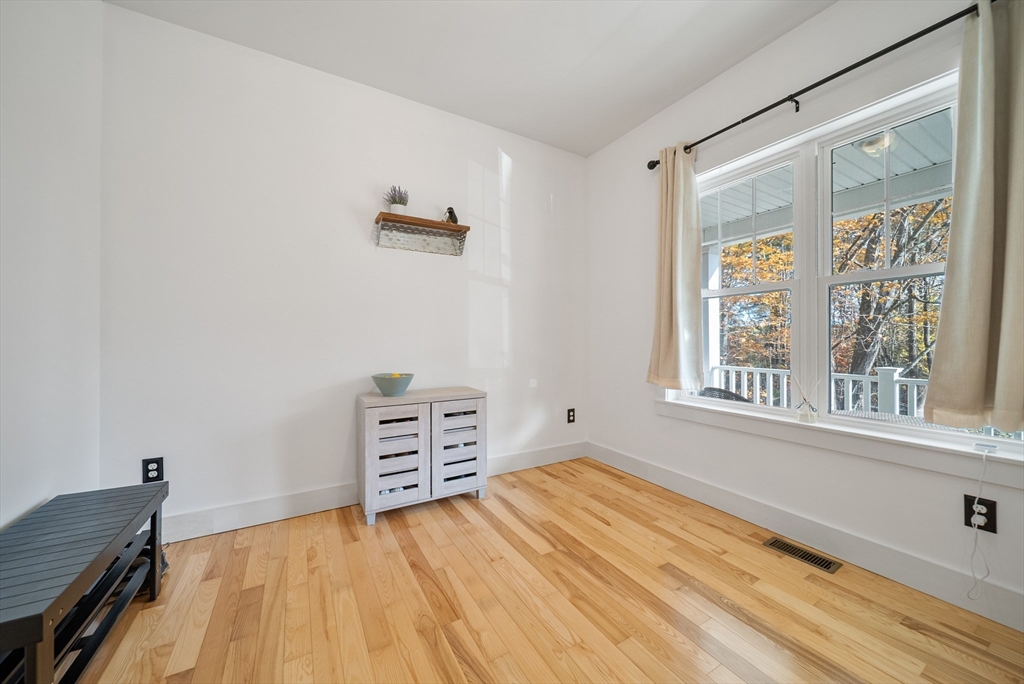 36 Winnicut Road, Unit 2 North Hampton, NH 03862 - Photo 5 of 31 Gallery Image 5