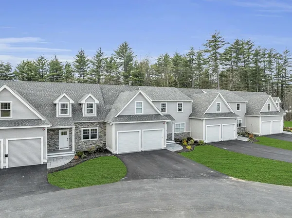 $739,000 | 59 Kibrel Court, Sandown, NH 03873