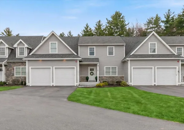 $739,000 | 59 Kibrel Court, Sandown, NH 03873