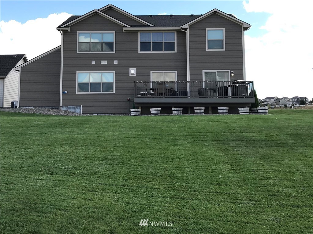 855 Southwest Windy Point Court Pullman, WA 99163 - Photo 3 of 23 Gallery Image 3