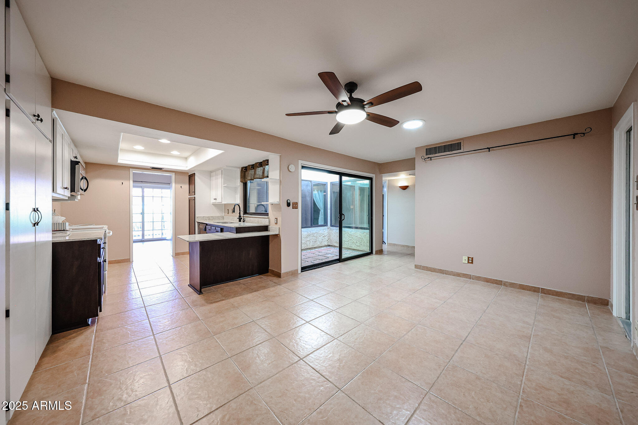 4916 East Hopi Street Phoenix, AZ 85044 - Photo 16 of 27 Dining