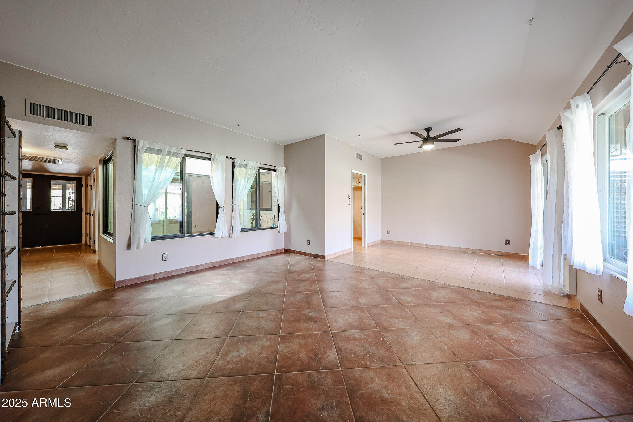 4916 East Hopi Street Phoenix, AZ 85044 - Photo 6 of 27 Family