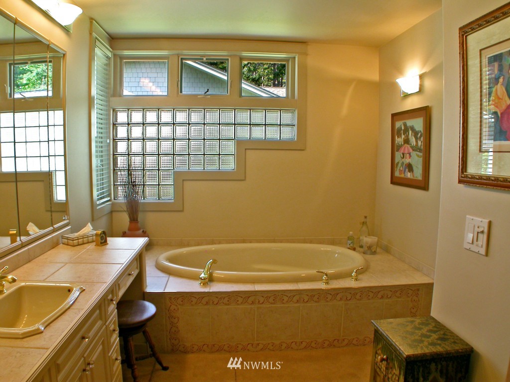 15676 Snee Oosh Road La Conner, WA 98257 - Photo 13 of 25 Gallery Image 13