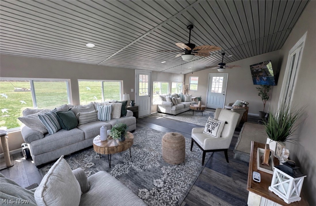 8742 Henderson Road Diamond, OH 44412 - Photo 15 of 37 Expansive space for entertaining