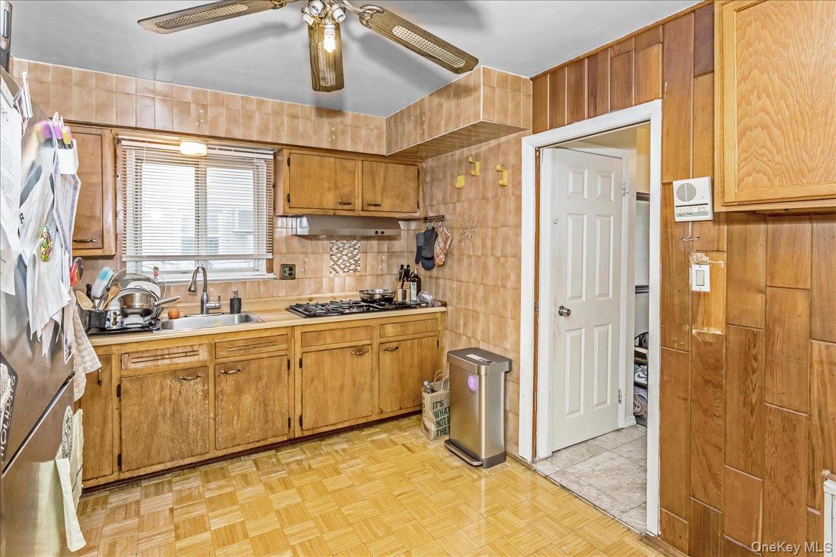 24 Harrison Avenue Hempstead, NY 11550 - Photo 5 of 21