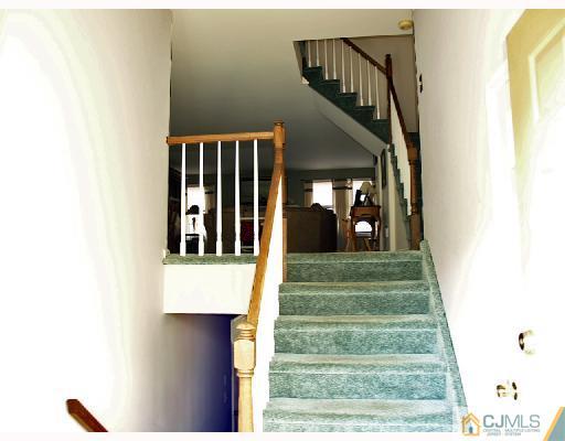 4802 Stonehedge Road Edison, NJ 08820 - Photo 2 of 10