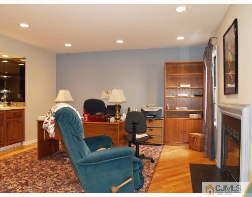 4802 Stonehedge Road Edison, NJ 08820 - Photo 6 of 10