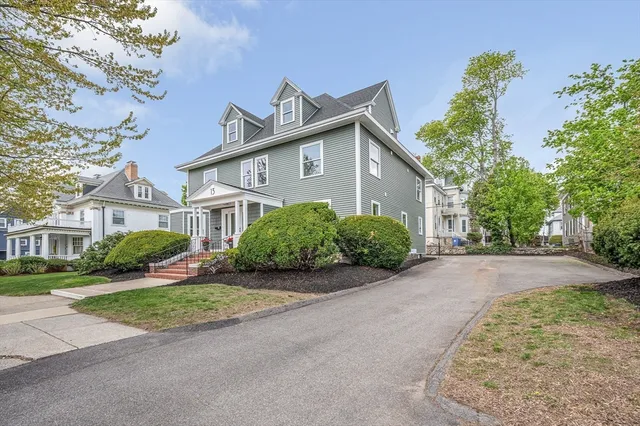 $949,900 | 13 Chestnut Street, Unit A, Wakefield, MA 01880